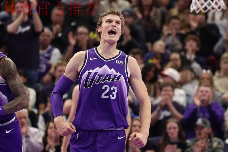 菲利波夫斯基末节14分，爵士一波9-0还剩1分钟反超独行侠1分